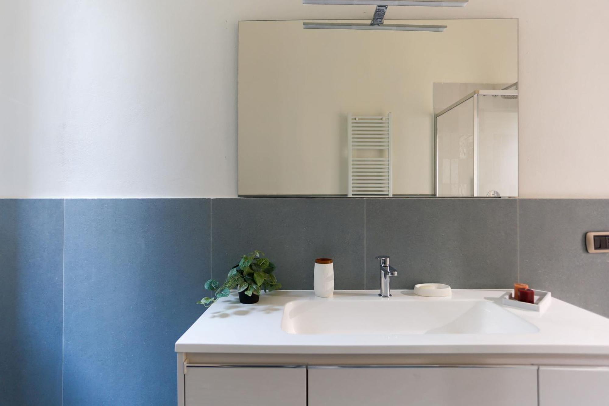 The Rent - Spacious Three-bedroom In The Heart Of Apartment