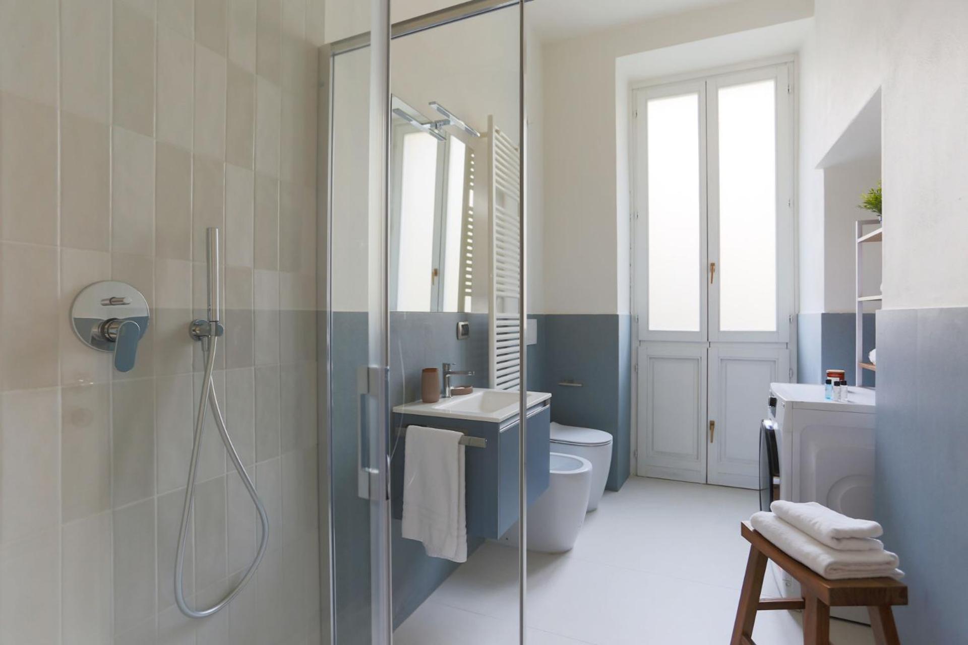 The Rent - Spacious Three-bedroom In The Heart Of Apartment *