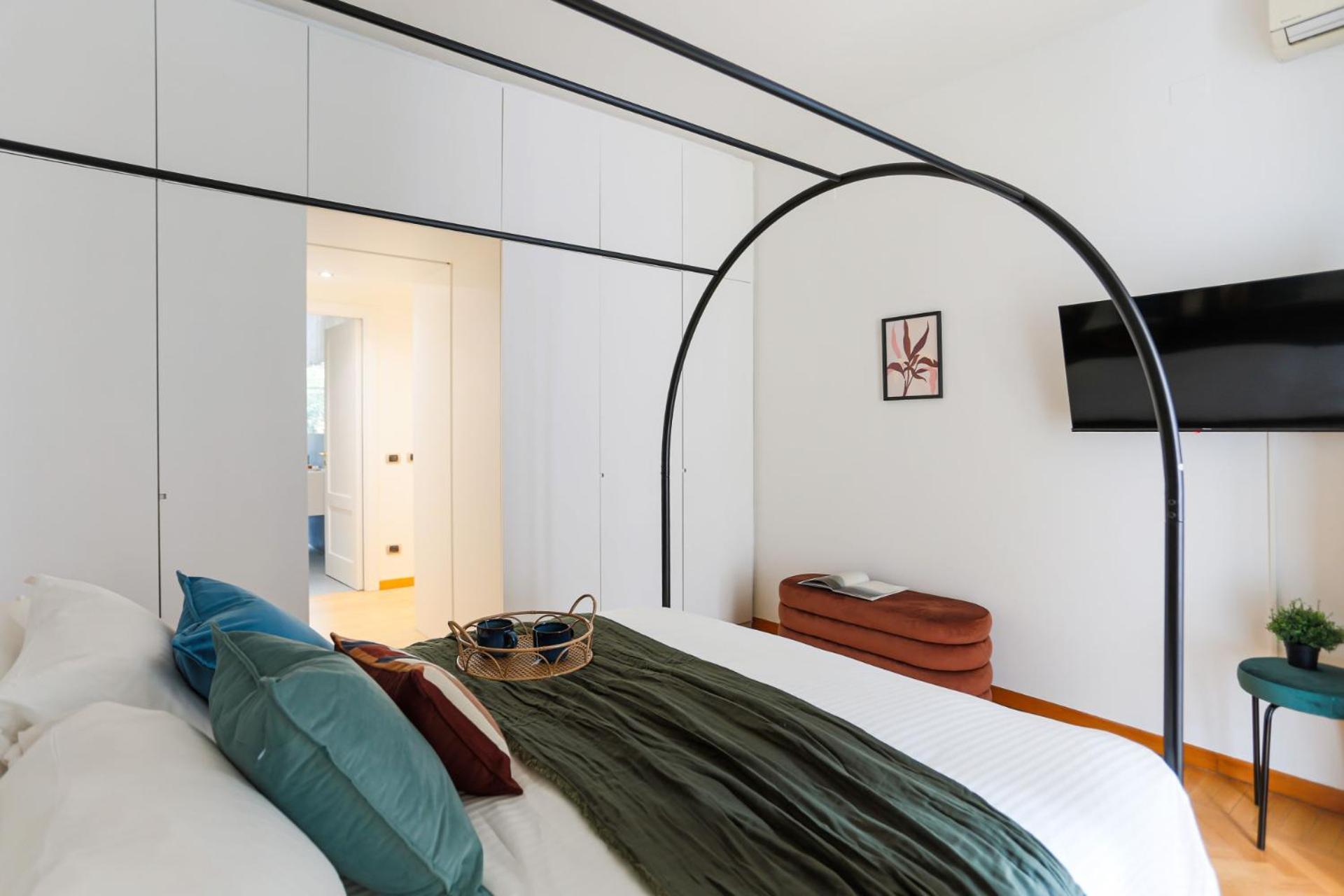 Apartment The Rent - Spacious Three-bedroom In The Heart Of