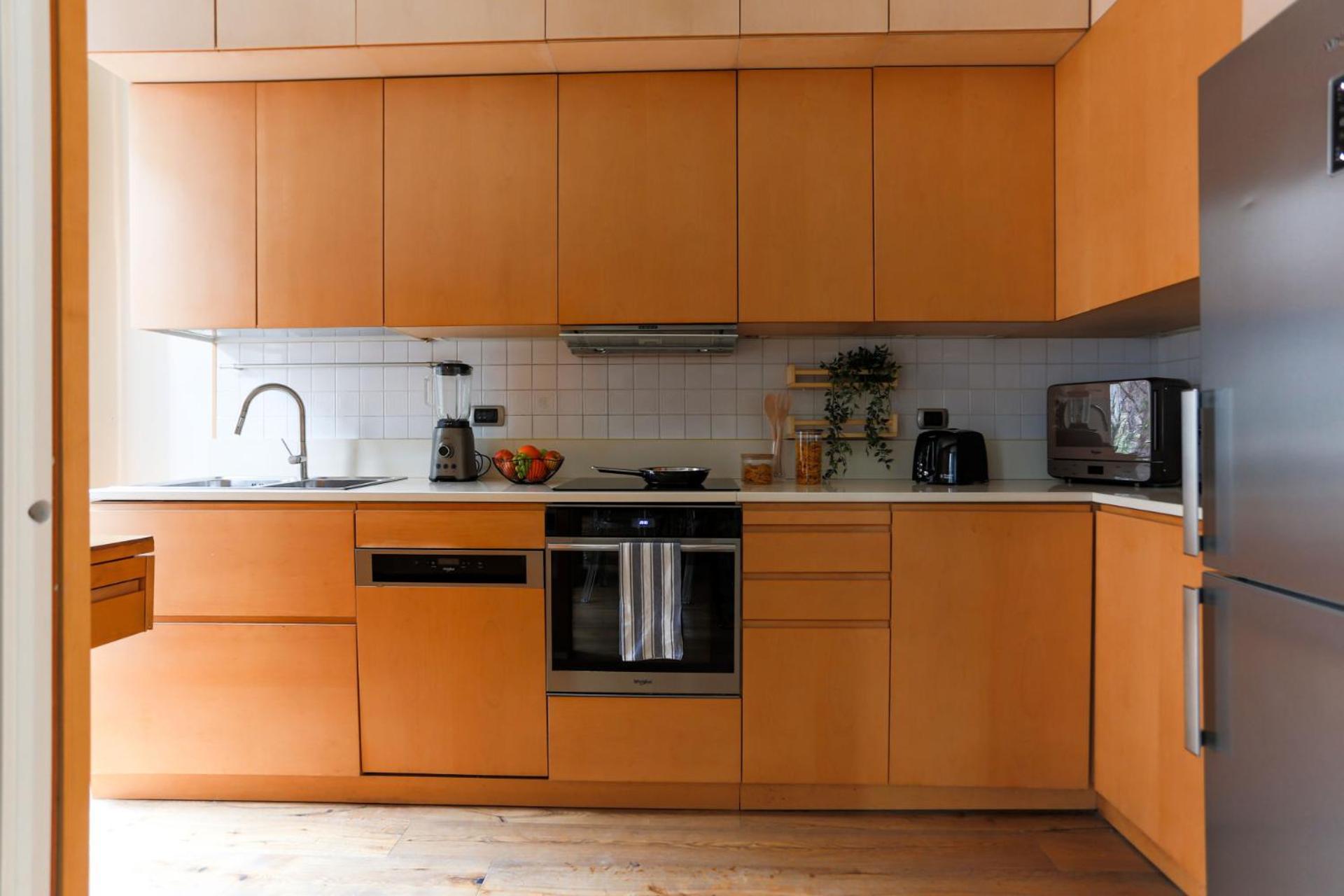 The Rent - Spacious Three-bedroom In The Heart Of Mailand