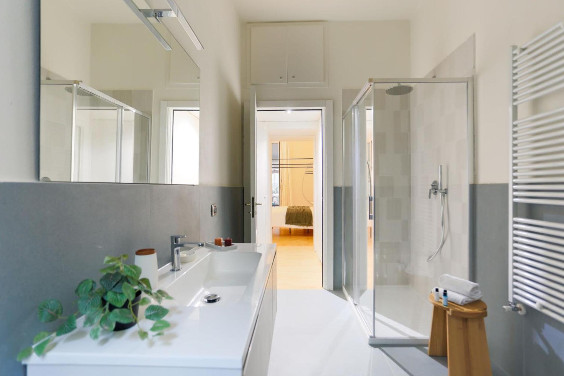 The Rent - Spacious Three-bedroom In The Heart Of Apartment