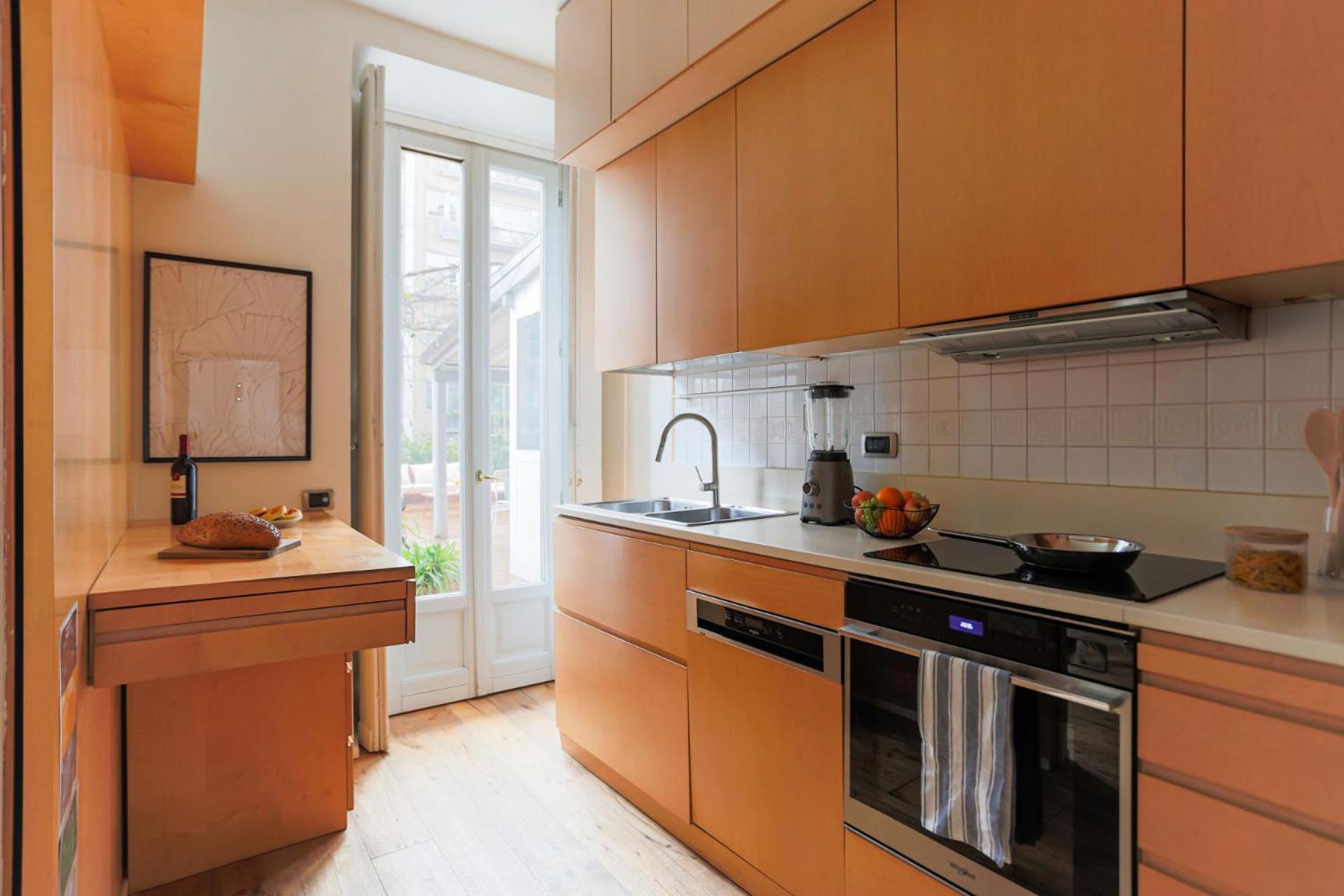 Apartment The Rent - Spacious Three-bedroom In The Heart Of