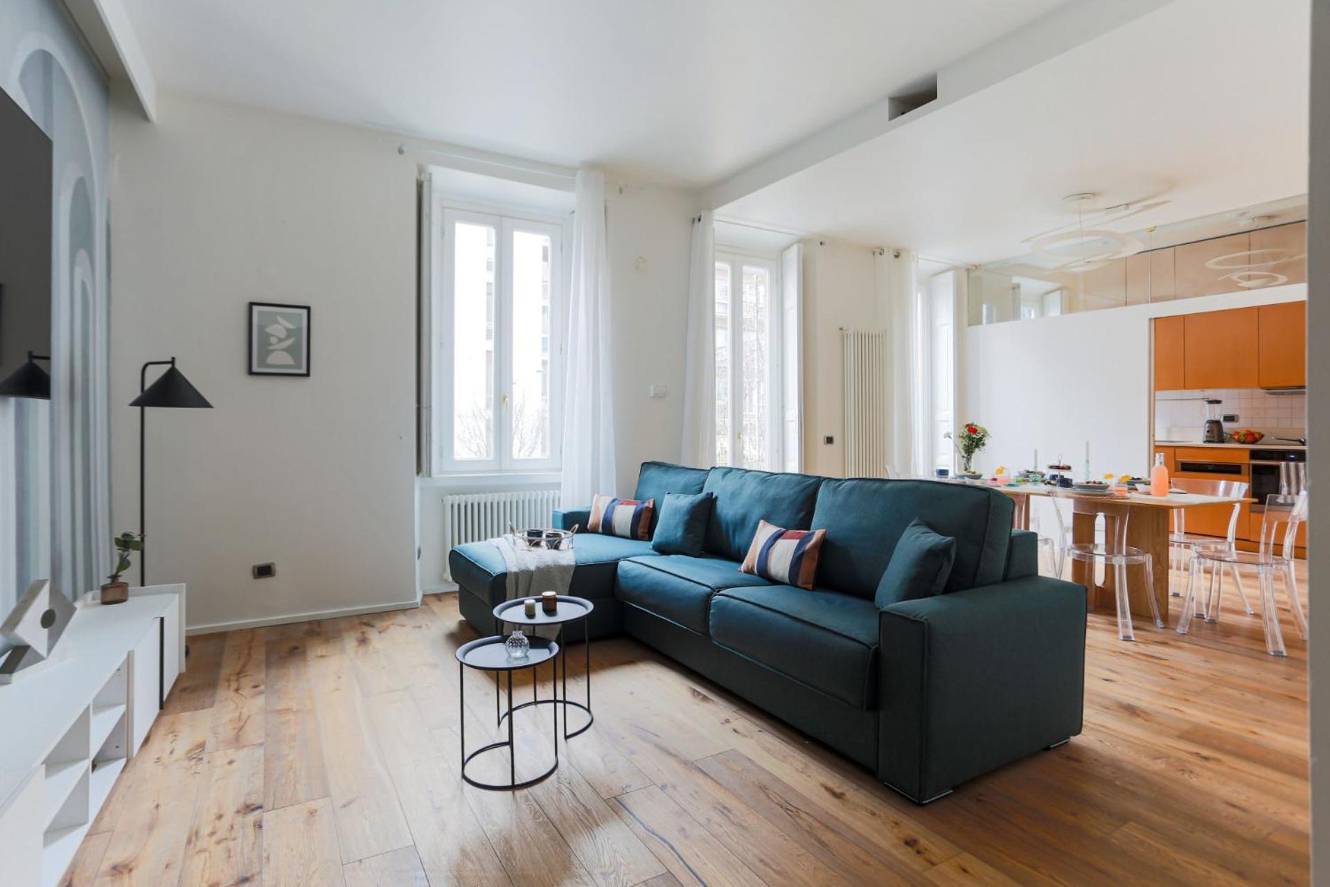 The Rent - Spacious Three-bedroom In The Heart Of Apartment *