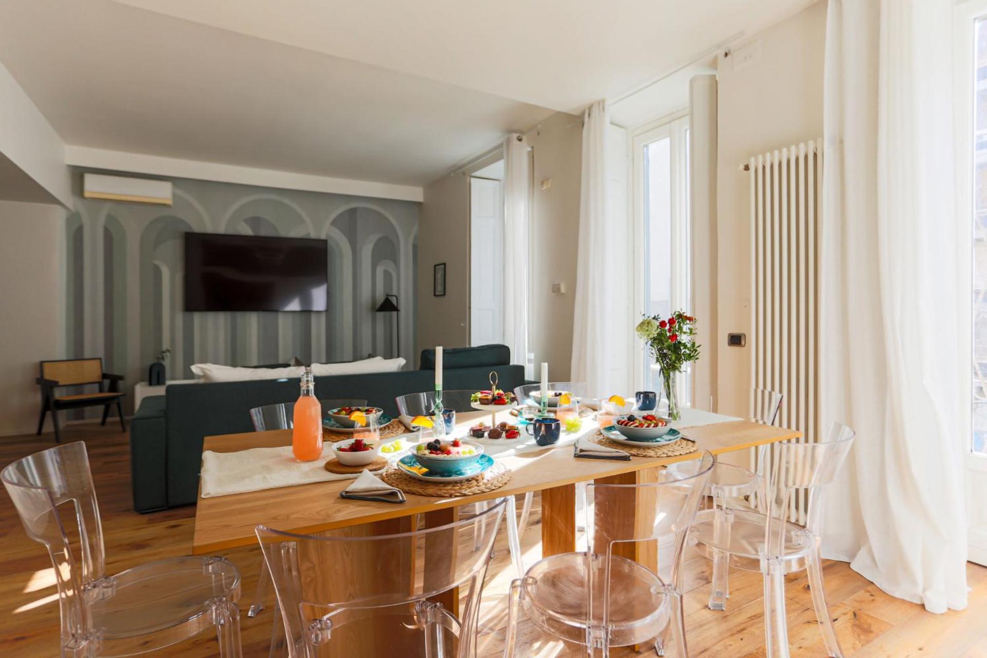 The Rent - Spacious Three-bedroom In The Heart Of
