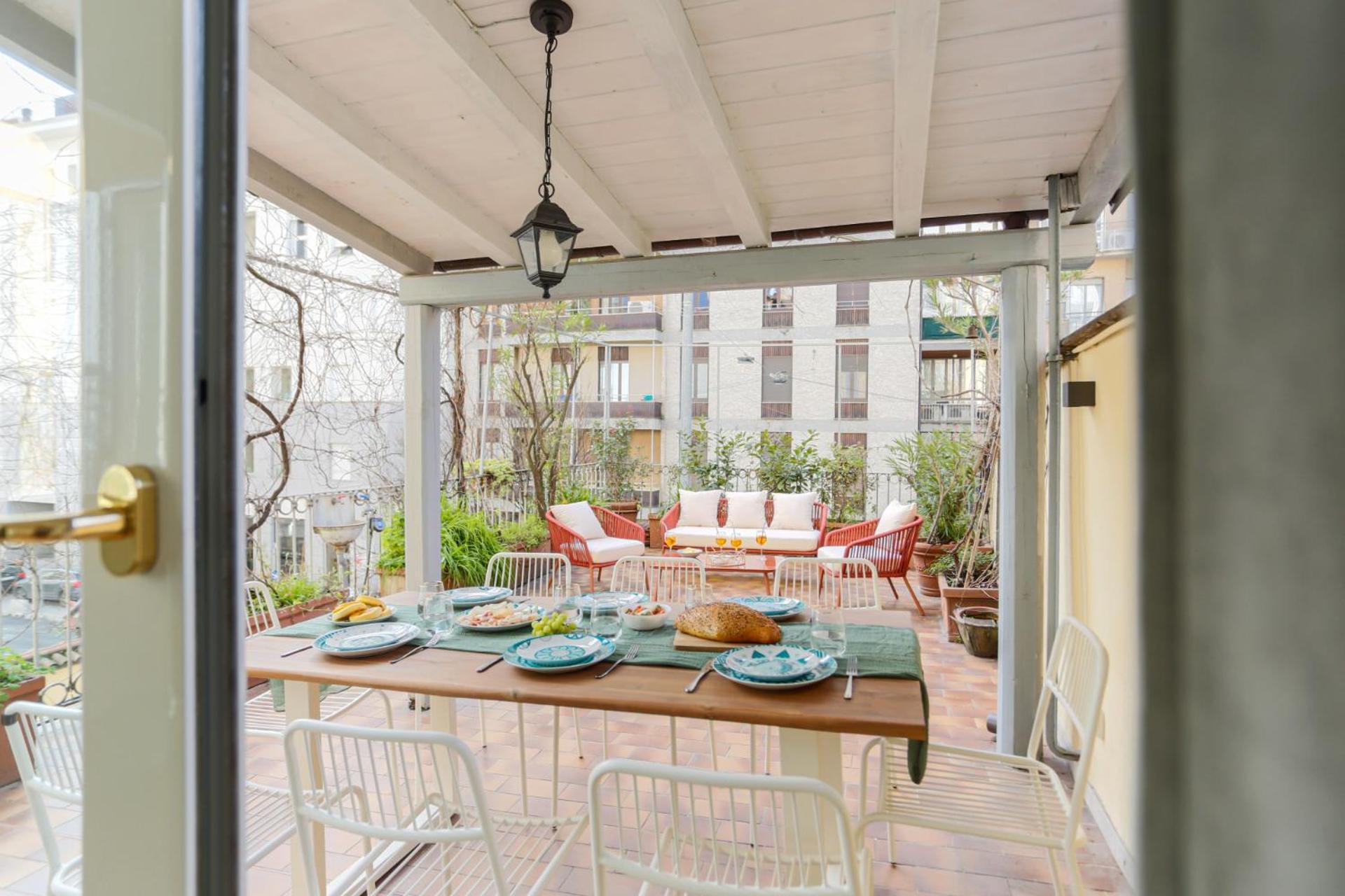 The Rent - Spacious Three-bedroom In The Heart Of Apartment